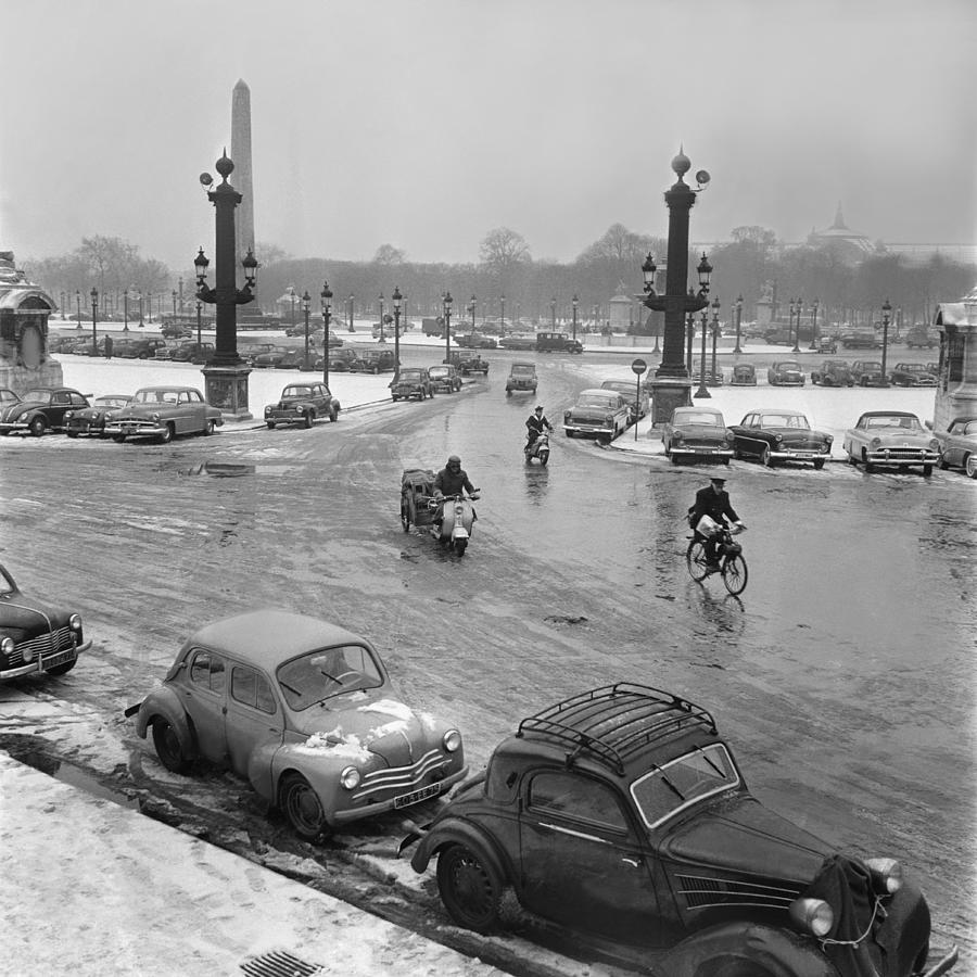 Snowy Paris In February 1956 Photograph by Keystone-france