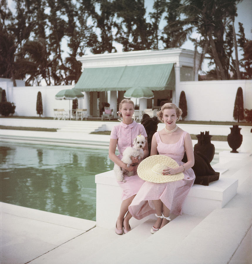 Socialites Photograph by Slim Aarons