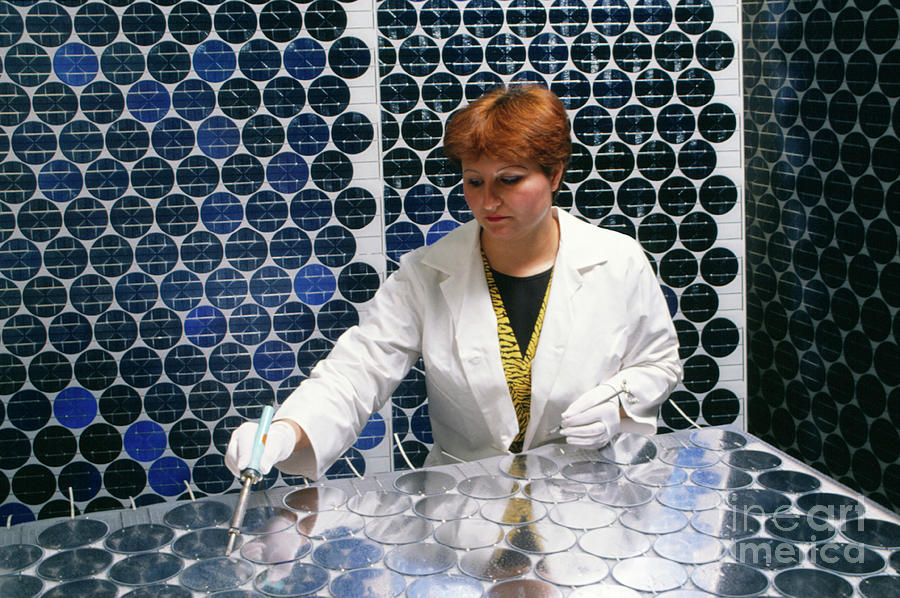 Pattern Photograph - Solar Panel Manufacture by Maximilian Stock Ltd/science Photo Library