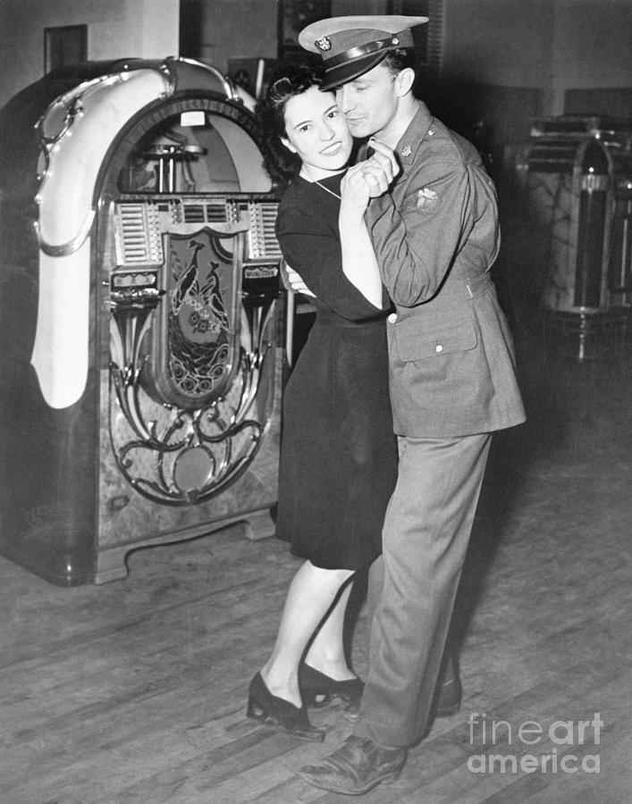 Soldier And Girlfriend Dancing Photograph by Bettmann