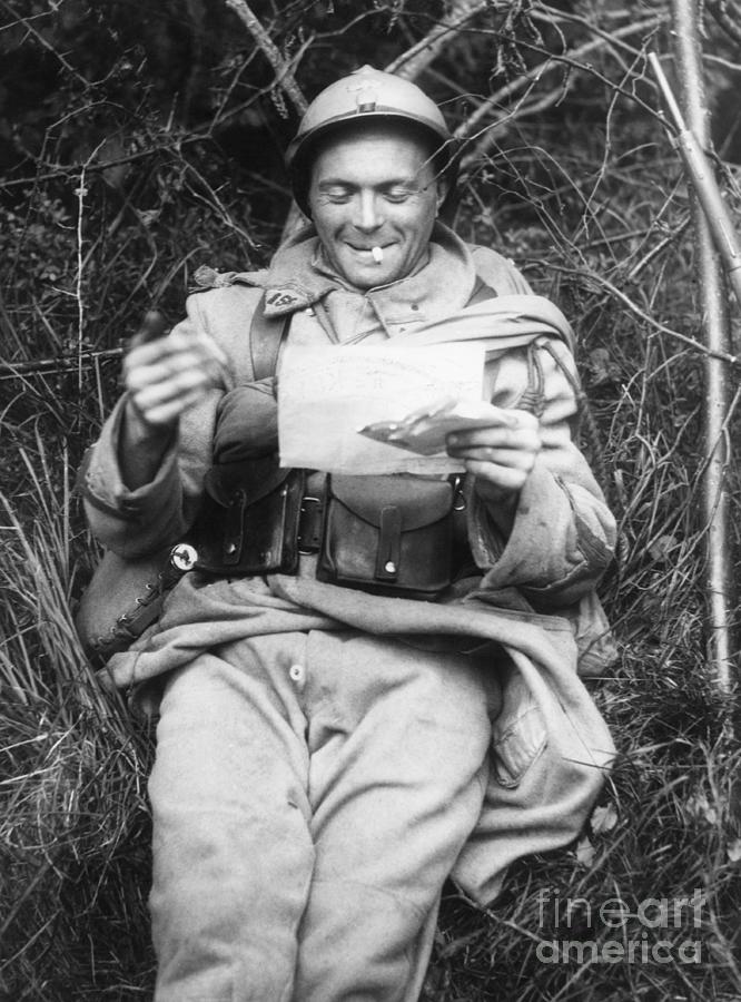 Soldier Reading A Letter Photograph by Bettmann