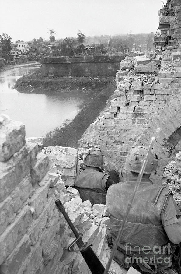 Soldiers Canvassing Area Photograph by Bettmann