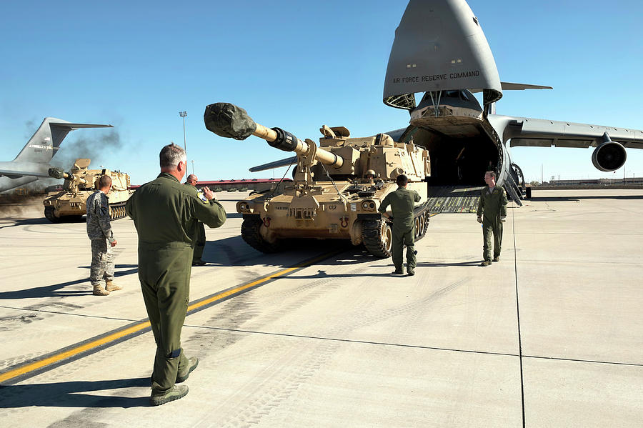 Soldiers Conduct A Strat Air Movement Photograph by Stocktrek Images