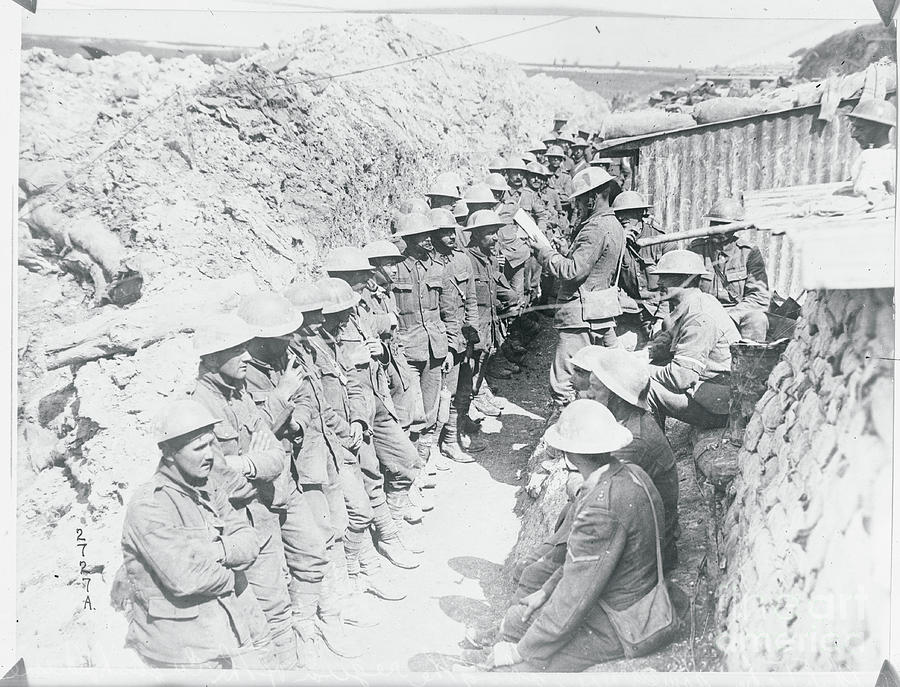 Soldiers In Formation In Trench Photograph by Bettmann