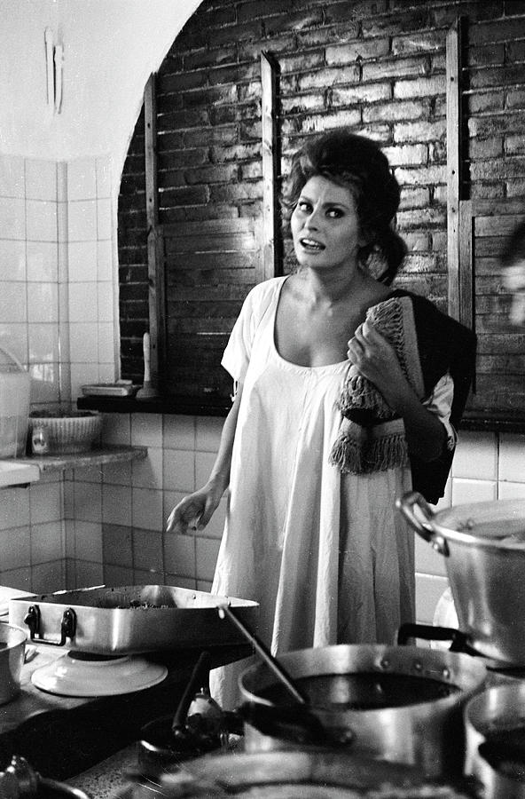 Sophia Loren Cooking Photograph by Alfred Eisenstaedt