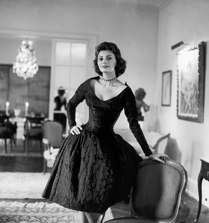 Sophia Loren Dans Son Appartement De Photograph by Keystone-france