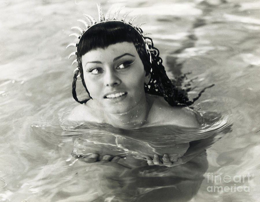 Sophia Loren Emerged In Swimming Pool Photograph by Bettmann