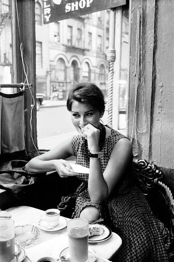Sophia Loren Photograph by Peter Stackpole
