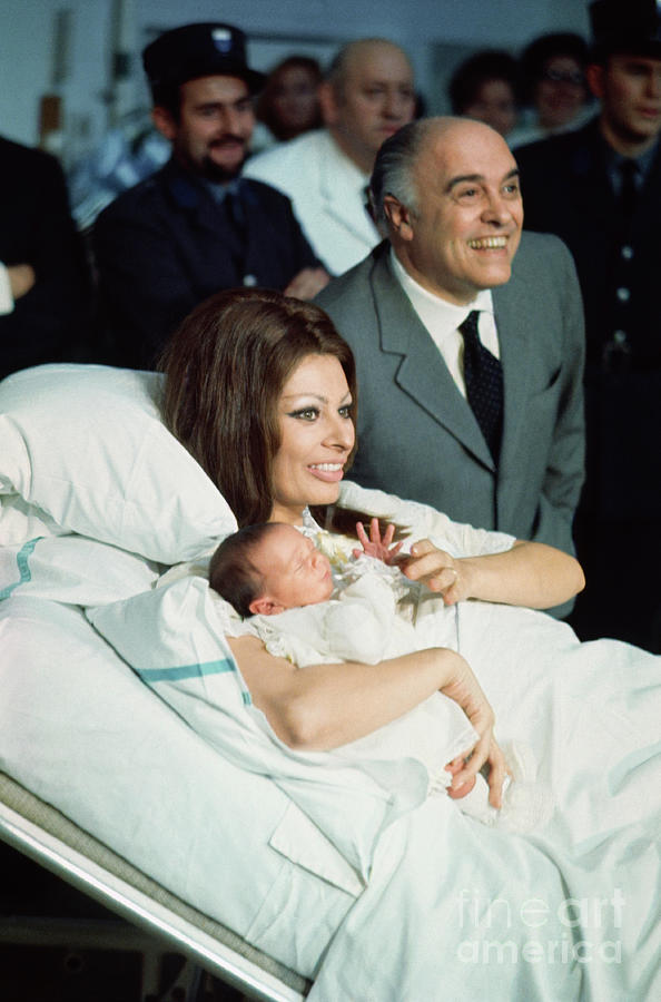Sophia Loren With Husband And Child Photograph by Bettmann