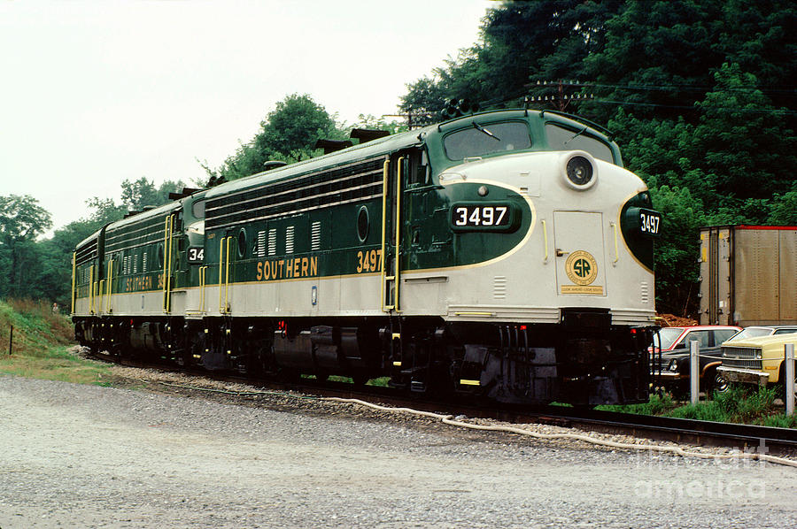 sou-3497-southern-railways-f-unit-diesel-engine-wernher-krutein.jpg