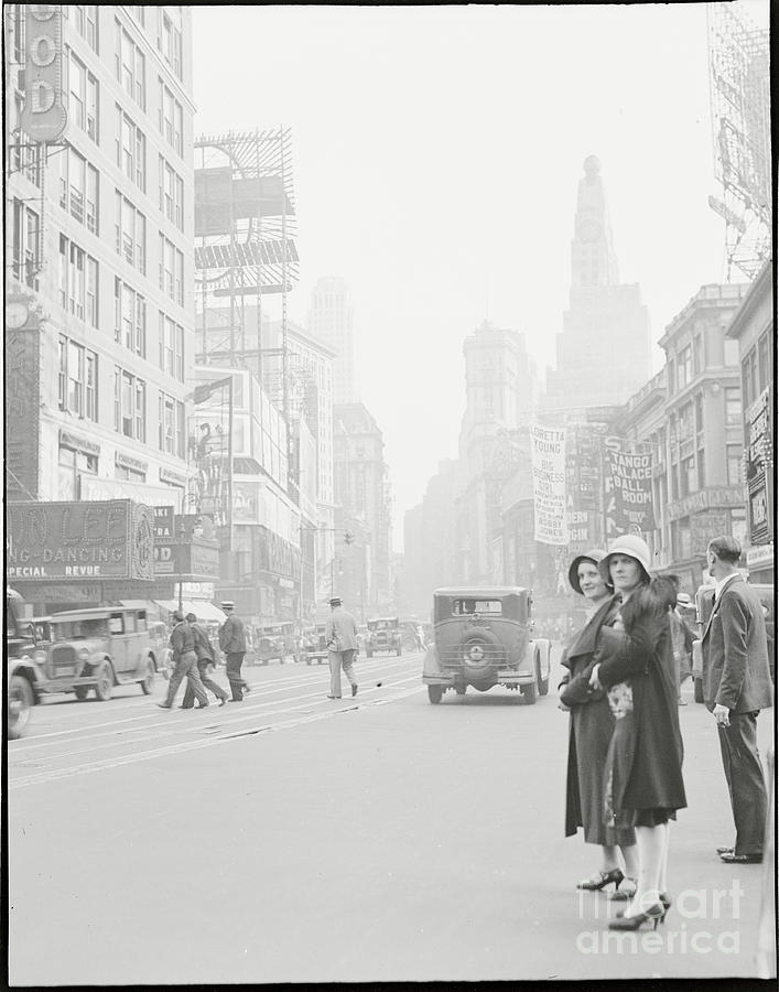 South On Broadway Towards Time Square Photograph by Bettmann