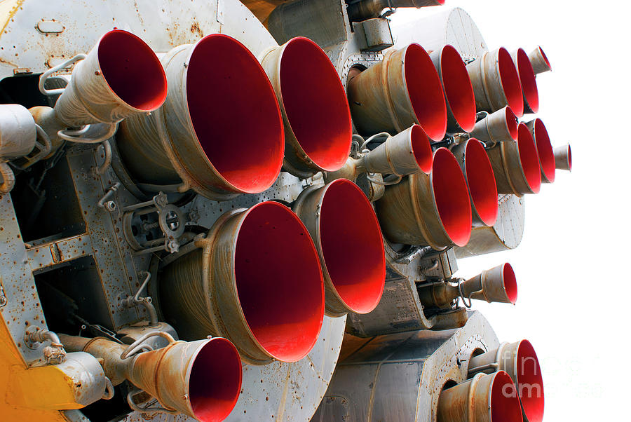 Soyuz Photograph - Soyuz Rocket Engines by Mark Williamson/science Photo Library
