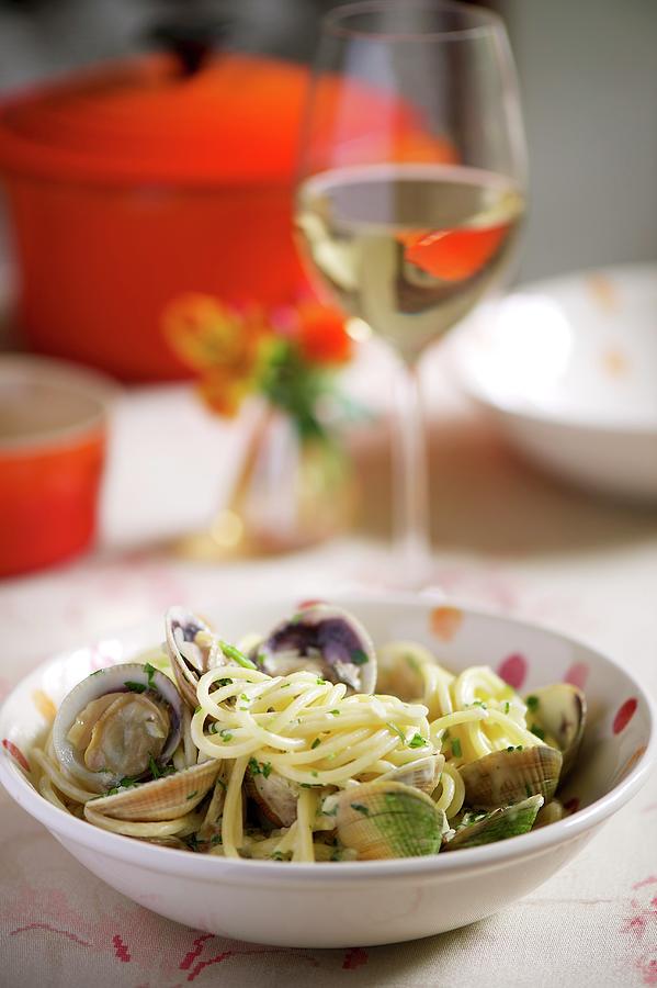 Spaghetti Alle Vongole spaghetti With Clams, Italy Photograph by Winfried Heinze