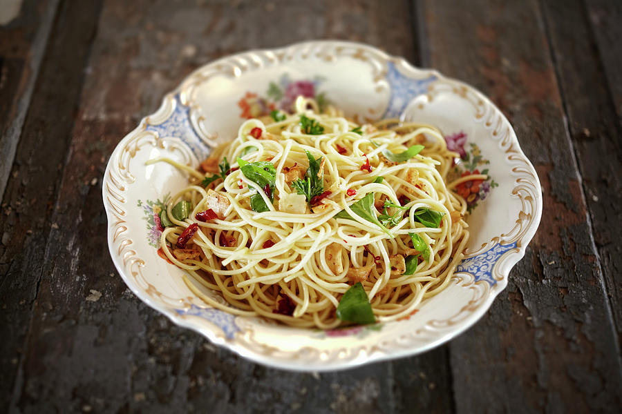 Spaghetti With Garlic And Chilli Photograph by Daniel Reiter