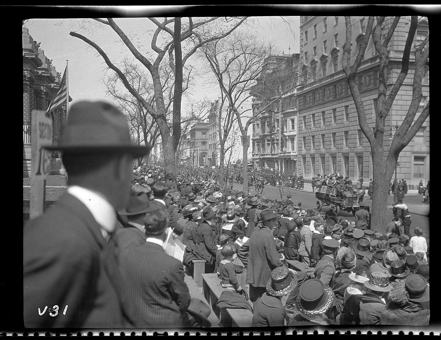 Spectators Watching World War I Victory Photograph by The New York Historical Society