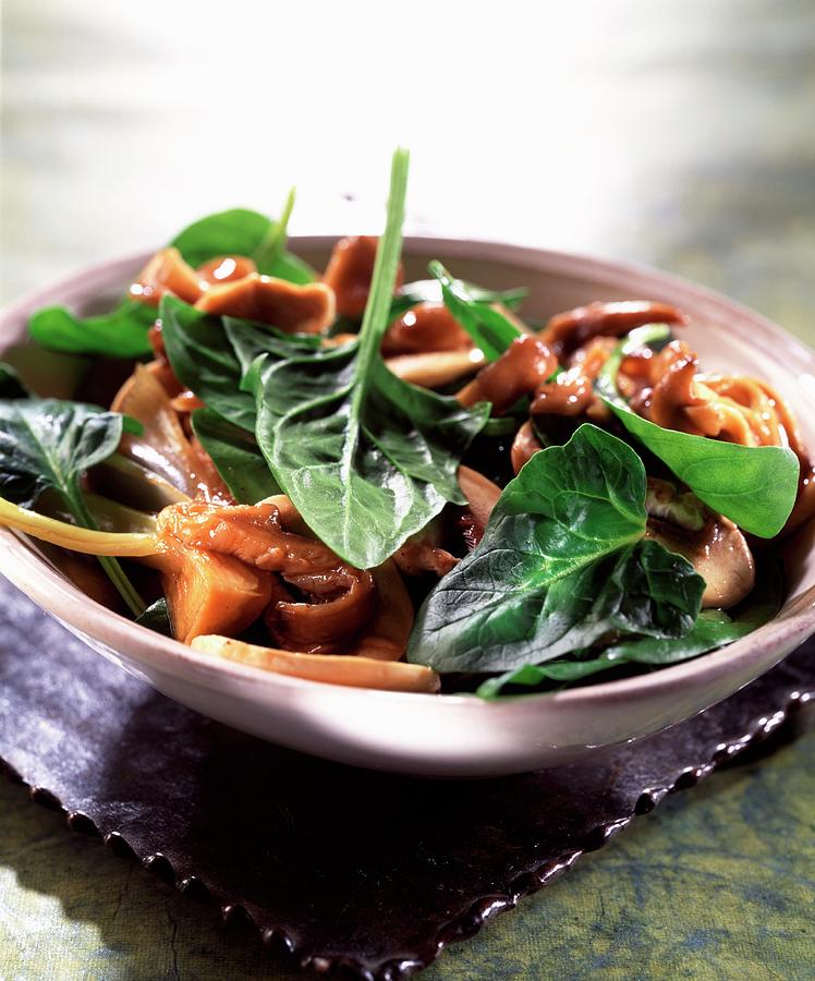Spinach Salad With Mushrooms Photograph by Leser