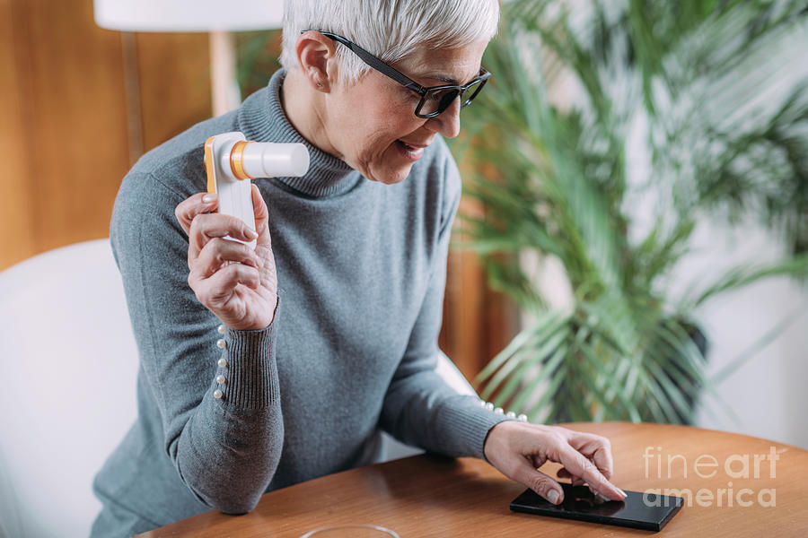 Spirometry Using Digital Spirometer With Smart Phone App Photograph by