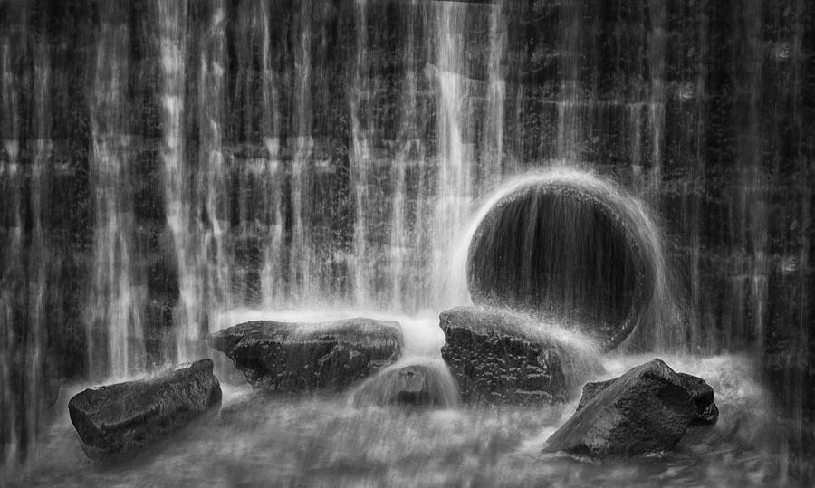 Splash On Circle Photograph by Chris Zhang