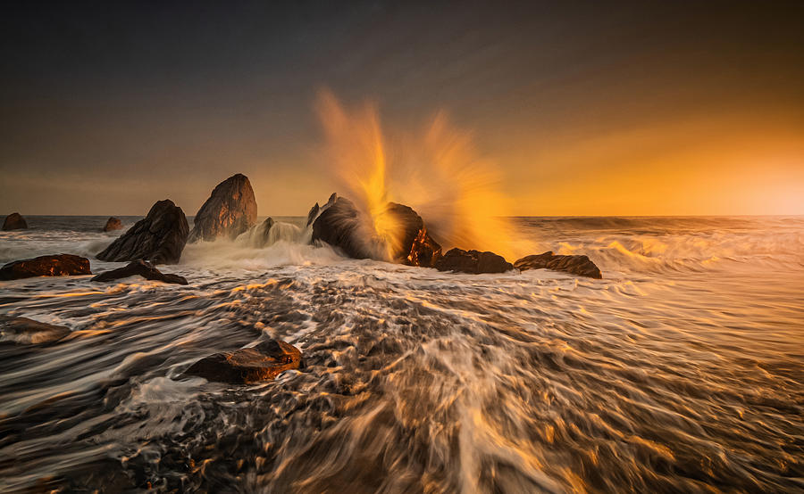 Splash Wave Photograph by Takafumi Yamashita