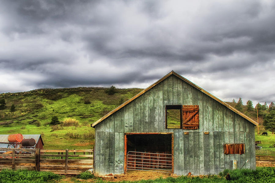 Spring Barn Photograph by Juli Ellen - Fine Art America