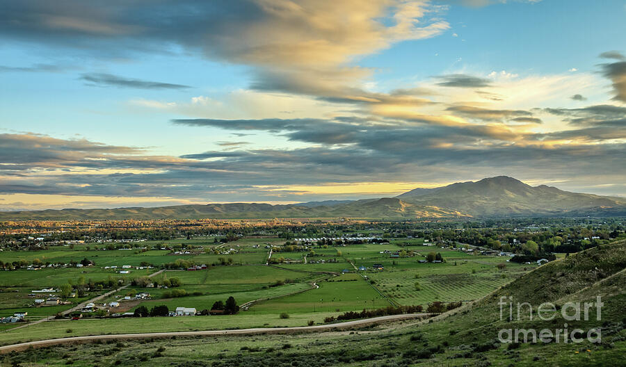 Spring In The Valley Photograph by Robert Bales