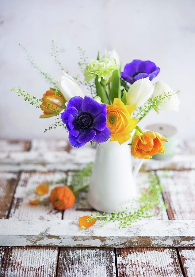 Spring Posy In Vase Photograph by Ira Leoni