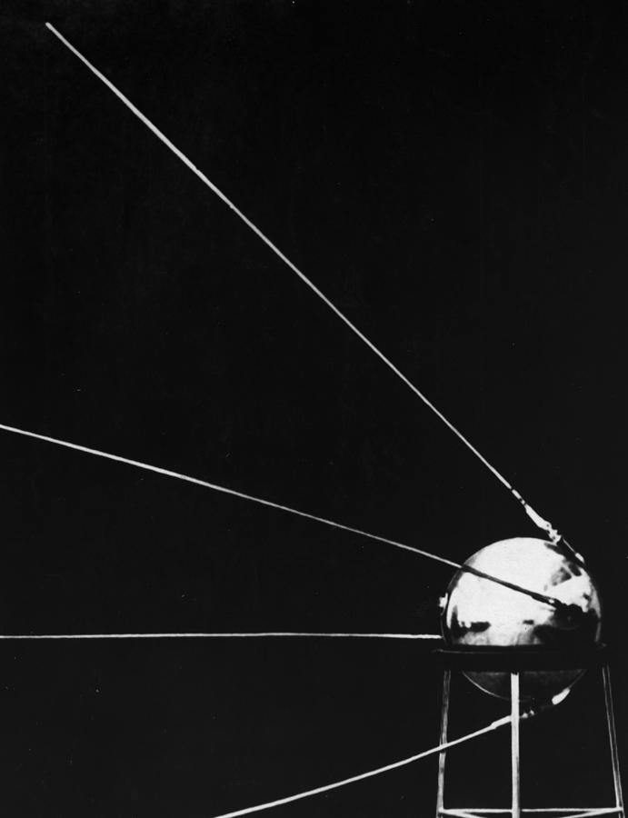 Sputnik I Photograph by Hulton Archive