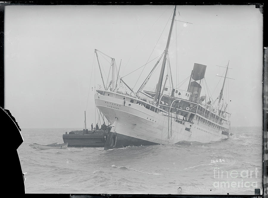 S.s. Metepan After Collision Photograph by Bettmann