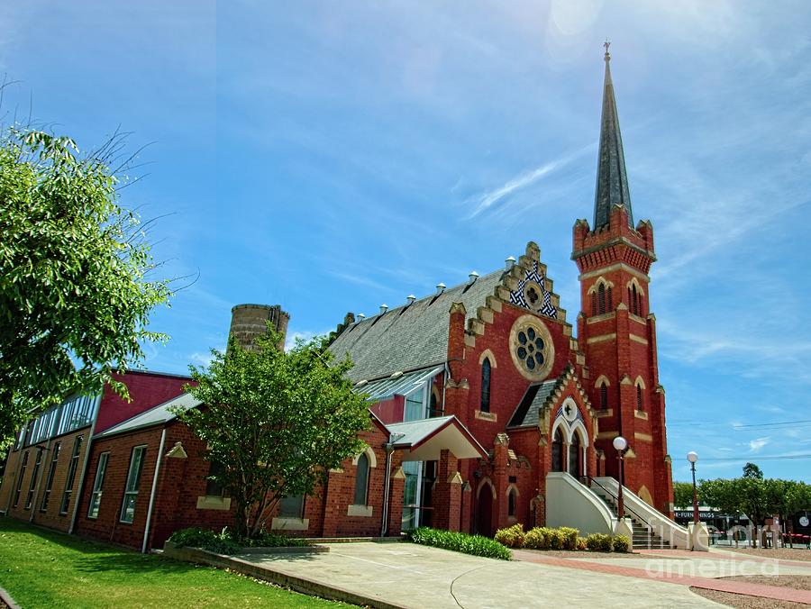St Andrew's Uniting Church 1 by Graham Buffinton St Andrew's Uniting Church 1 by Graham Buffinton