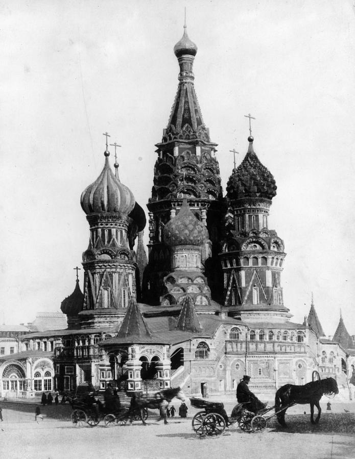 St Basils Cathedral Photograph by Hulton Archive