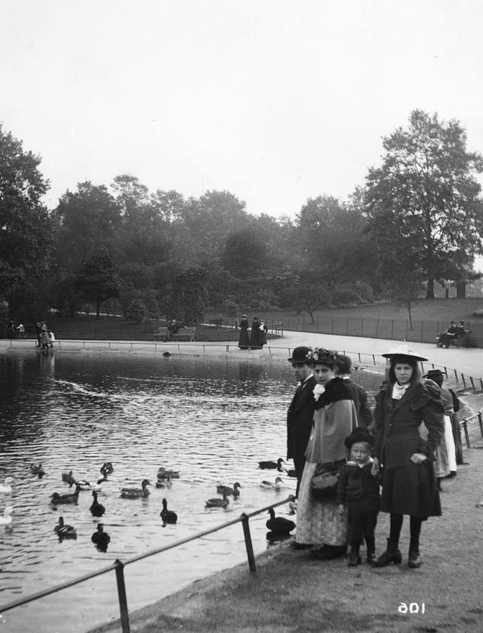St Jamess Park Photograph by Hulton Archive