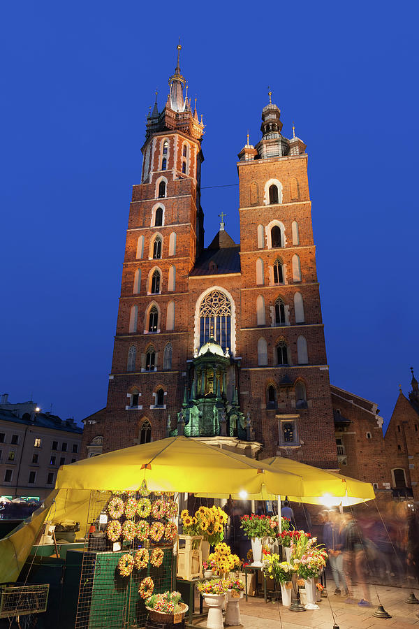 St Mary Basilica at Night in Krakow Photograph by Artur Bogacki