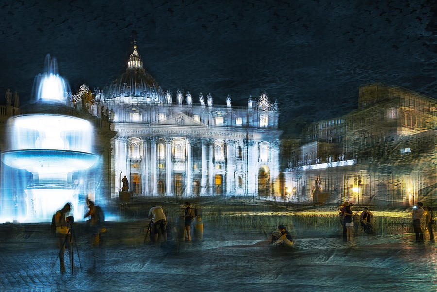 Fountain Photograph - St. Peter\s Square At Night by Nicodemo Quaglia