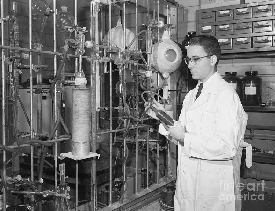 Stanley Miller Working In Laboratory Photograph by Bettmann