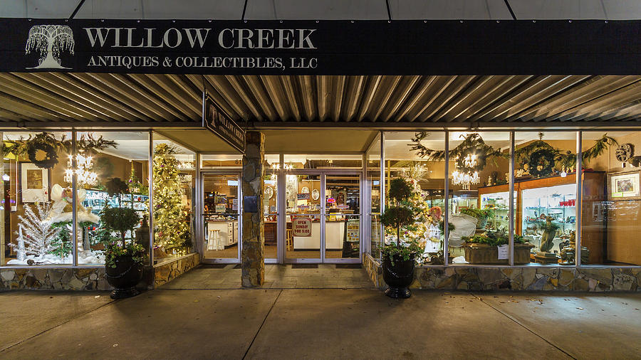 State Street Christmas Willow Creek Antiques and Collectables