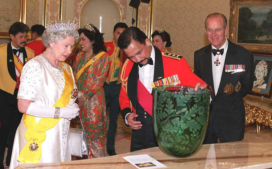 State Visit To Brunei 1998 Photograph by Julian Parker