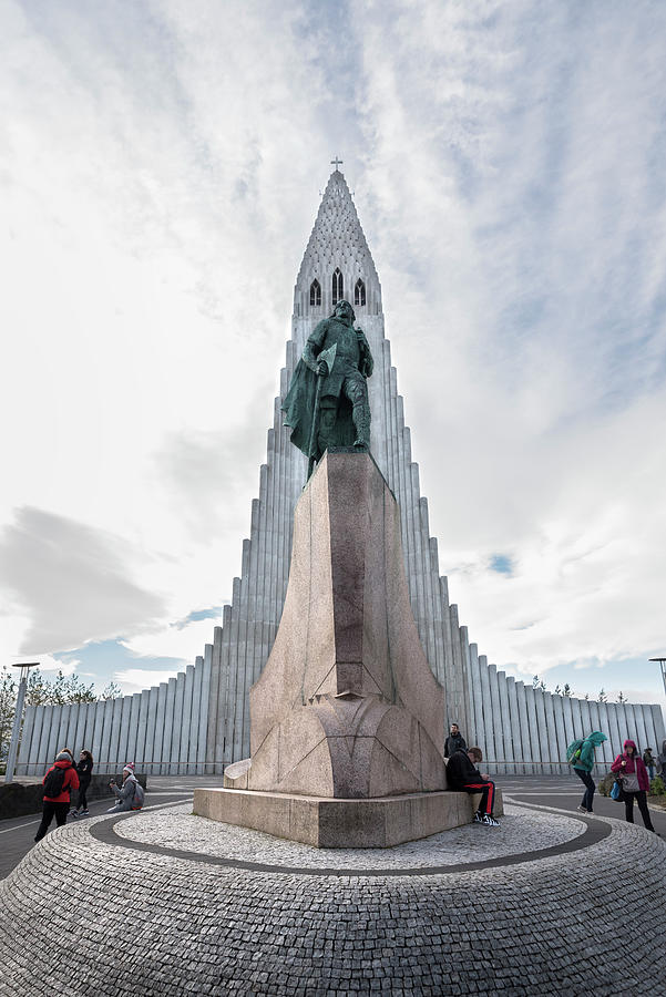 Statue of explorer Leif Erikson and Hallgrimskirkja in Reykjavik Photograph by RicardMN Photography