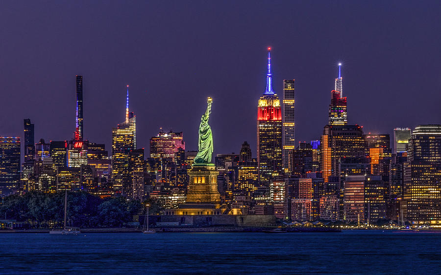 Skyline Photograph - Statue Of Liberty by Luying