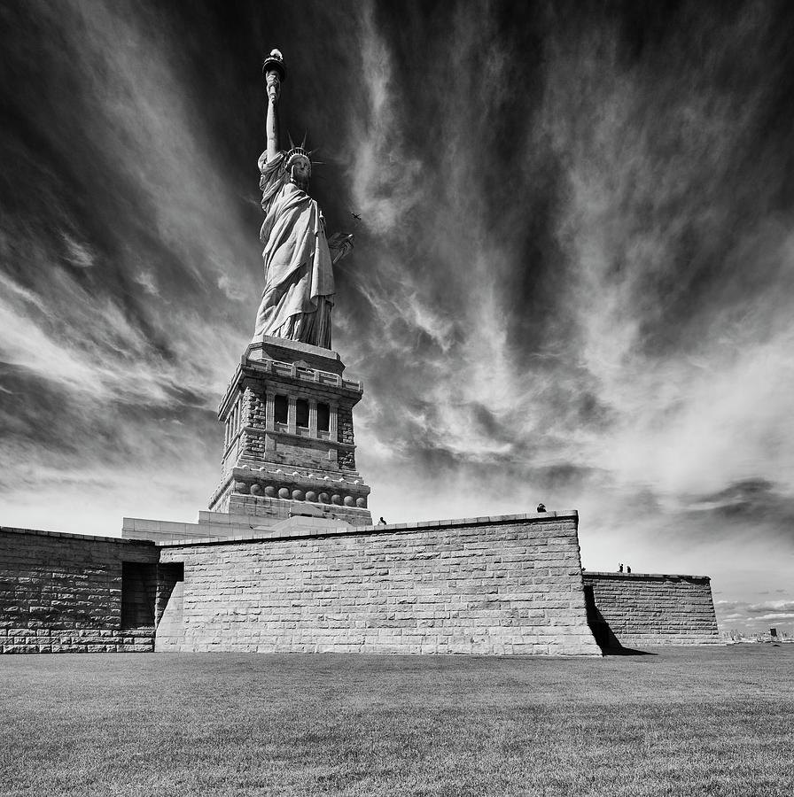 Statue Of Liberty, Nyc Digital Art by Riccardo Spila