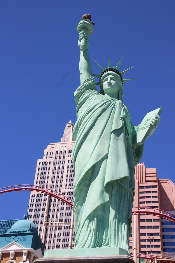 The Statue of Liberty outside of New York-New York sporting a 'Vegas  Safely' mask