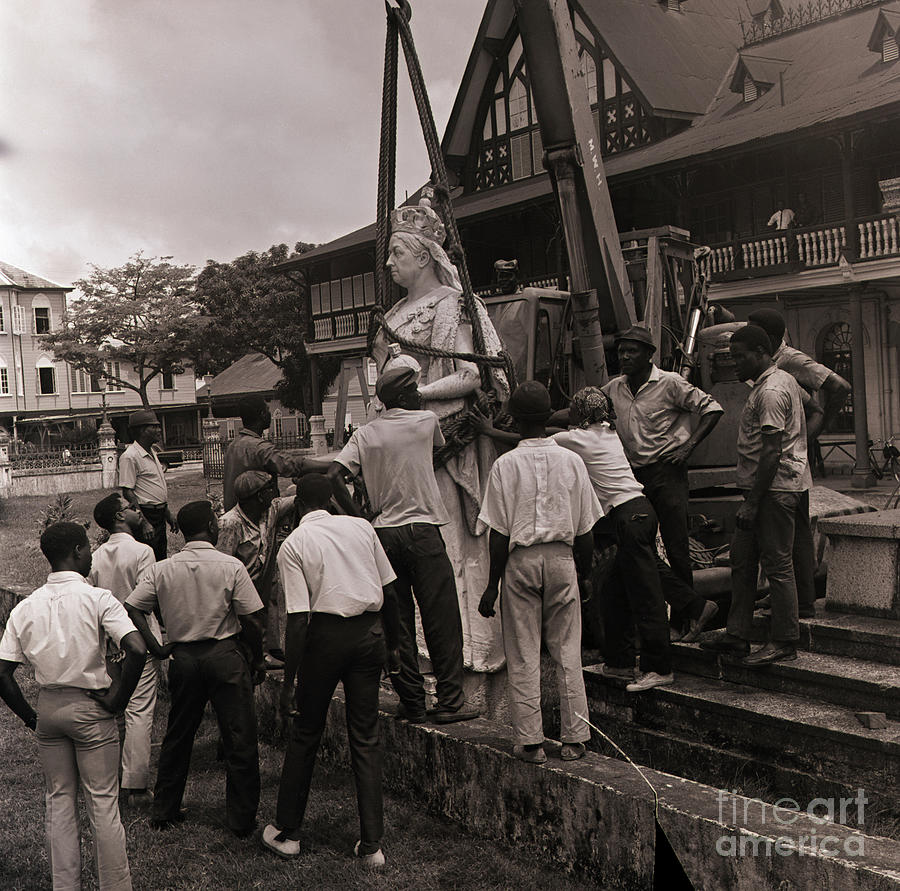 Statue Of Queen Victoria Being Removed Photograph by Bettmann