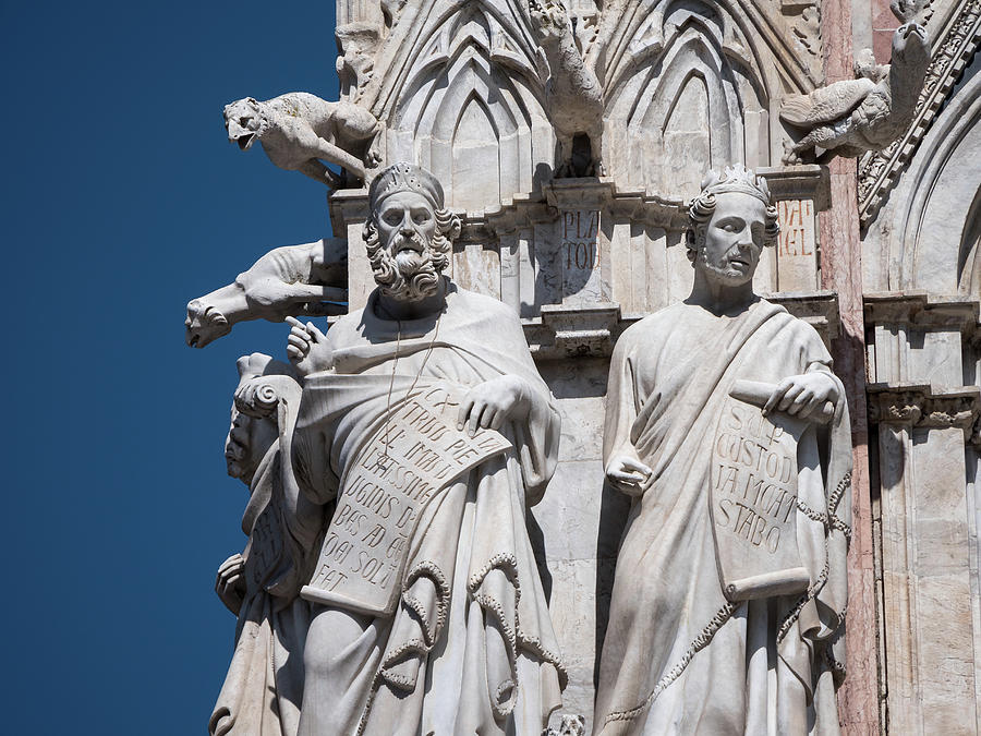 Statues at the west facade of Siena cathedral Photograph by Tosca Weijers