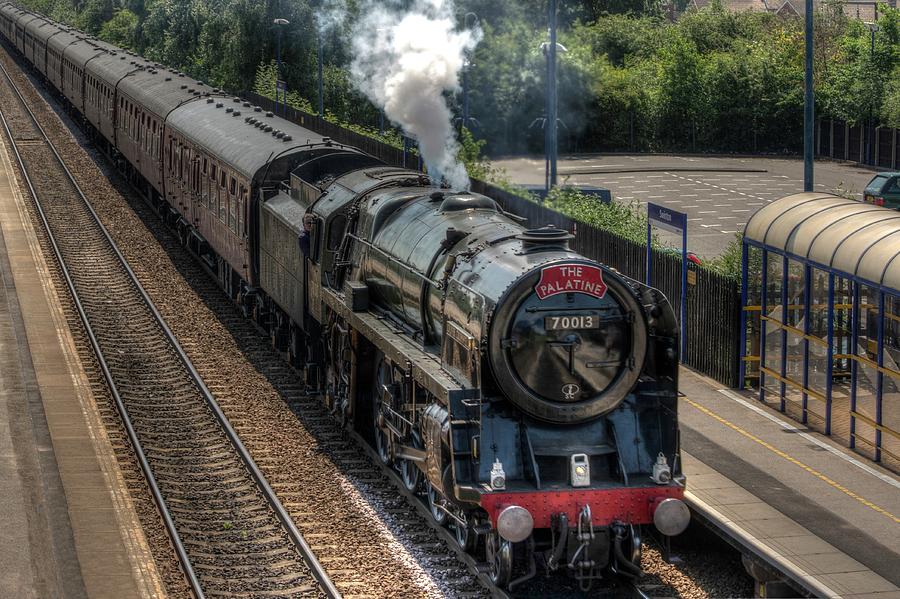 Steam Traim Oliver Cromwell going through Swinton South Yorkshire ...