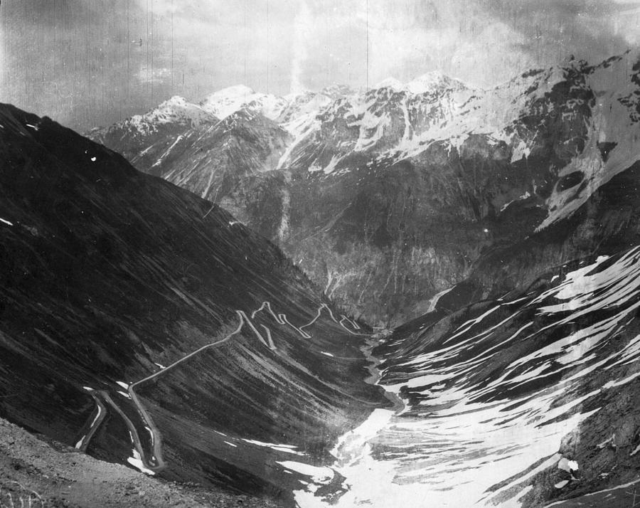 Black And White Photograph - Stelvio Pass by Hulton Archive