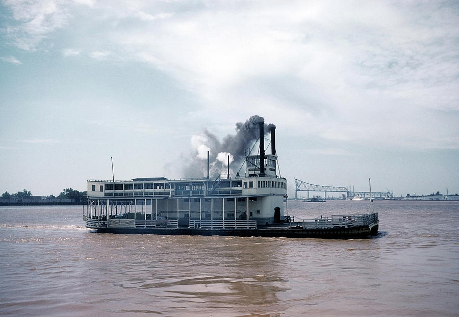 Sternwheel Boat On The Mississippi Photograph by Michael Ochs Archives