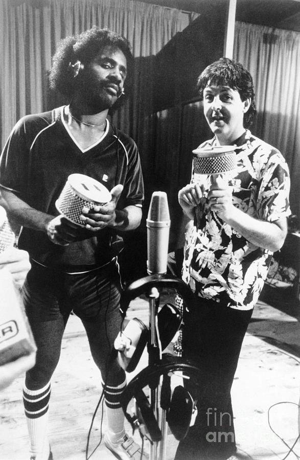 Stevie Wonder And Paul Mccartney Photograph by Bettmann