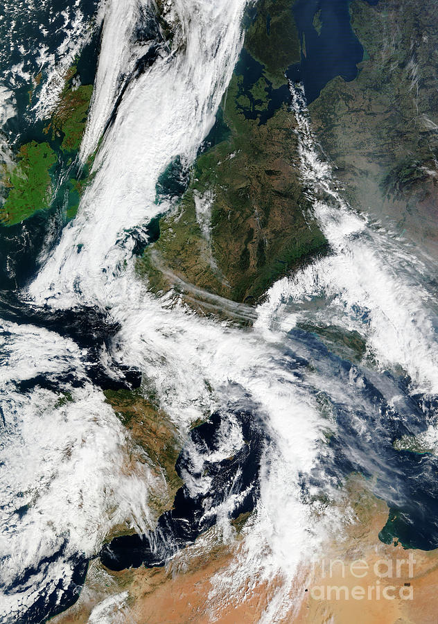 Storm Leslie Photograph by University Of Dundee/science Photo Library
