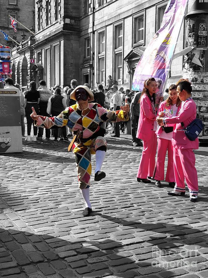 Street Jester - Edinburgh Fringe Photograph by Yvonne Johnstone