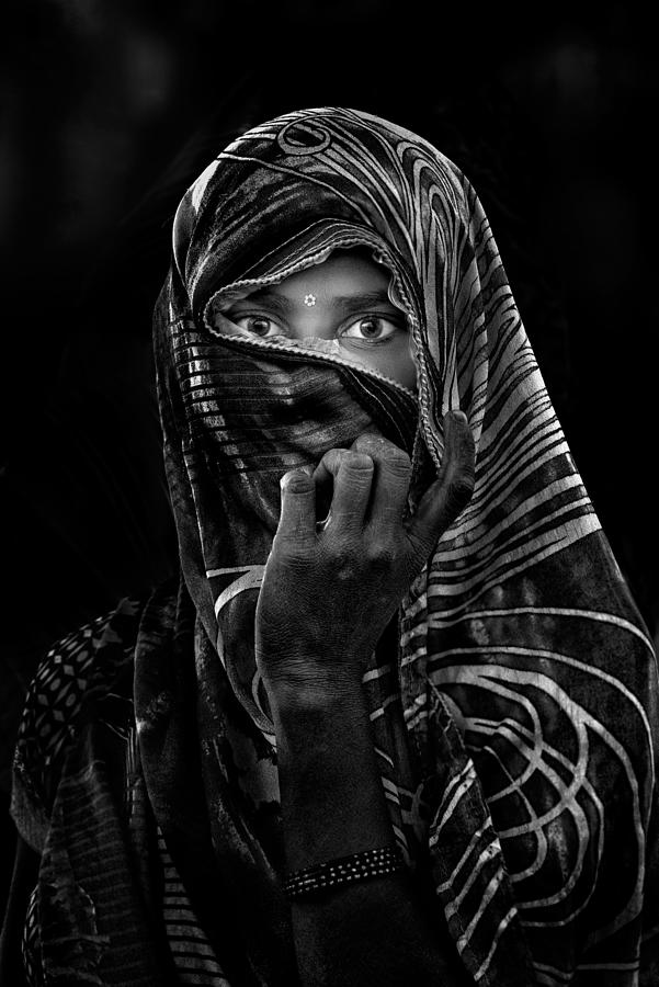 Black And White Photograph - Street Portrait In A Village Close To Delhi by Giovanni Cavalli