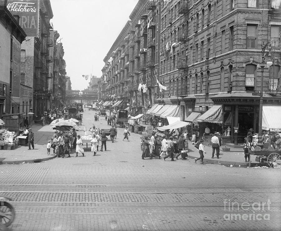 Street Scene In East Harlem Photograph by Bettmann